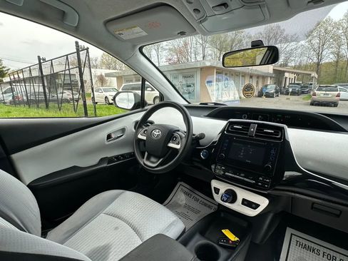 Used 2016 Toyota Prius Two FWD image 26