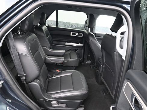 Used 2023 Ford Explorer XLT w/ Equipment Group 202A image 6