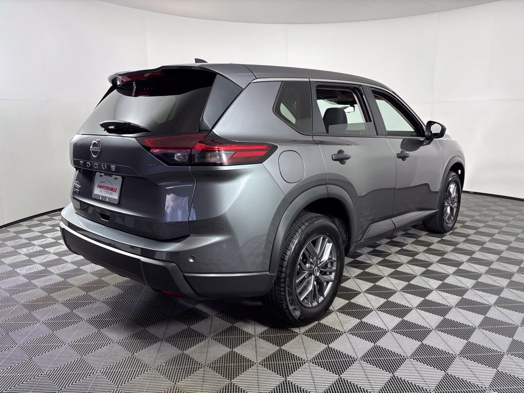 Used 2024 Nissan Rogue S AWD/4WD image 17