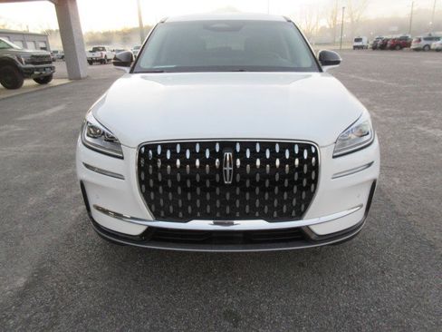 Used 2025 Lincoln Corsair Reserve image 8