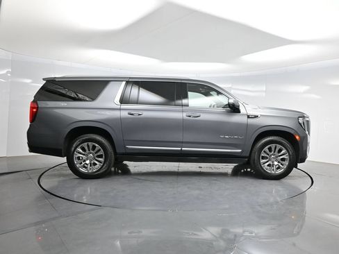 Used 2022 GMC Yukon XL Denali AWD/4WD image 43