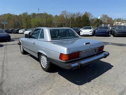 Used 1988 Mercedes-Benz 560 SL image 3