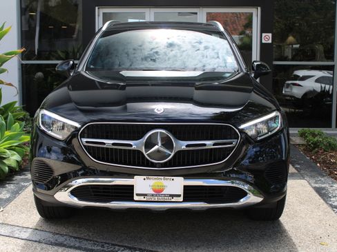 Used 2025 Mercedes-Benz GLC 300 GLC 300 image 2