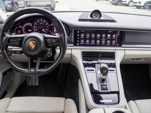 Used 2023 Porsche Panamera GTS w/ Premium Package image 13