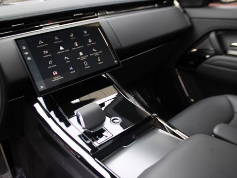 Used 2024 Land Rover Range Rover Sport Dynamic SE image 17