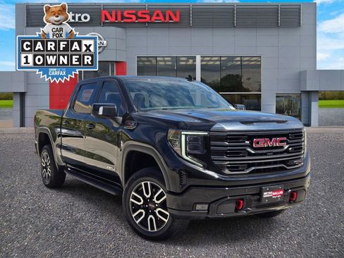 Used 2024 GMC Sierra 1500 AT4 w/ Technology Package AWD/4WD image 1