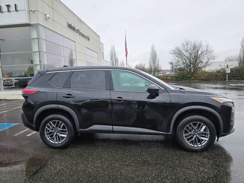 Used 2023 Nissan Rogue S image 8