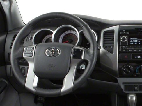 Used 2013 Toyota Tacoma 4x4 Double Cab w/ TRD Sport Pkg image 5