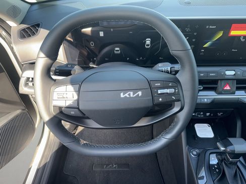 New 2025 Kia K4 EX image 25