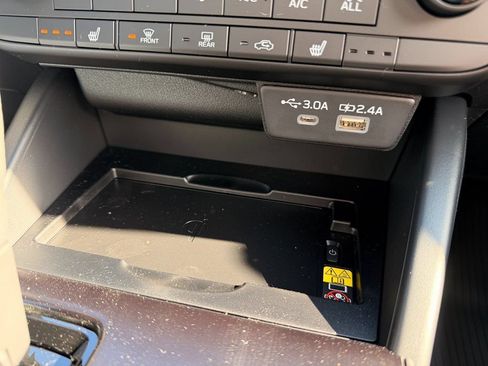 New 2026 Subaru Outback Limited AWD/4WD image 38