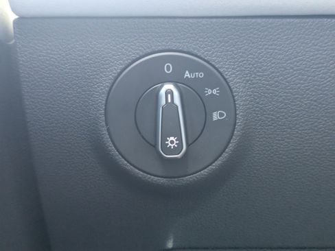 New 2026 Volkswagen Taos SE FWD image 25