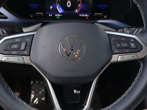 Certified 2023 Volkswagen Taos SE w/ Black Wheel Package FWD image 21