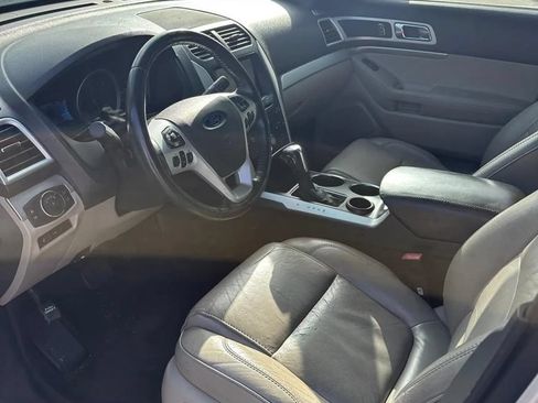 Used 2013 Ford Explorer XLT FWD image 13