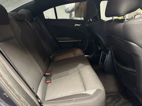 Used 2017 Dodge Charger SXT image 23