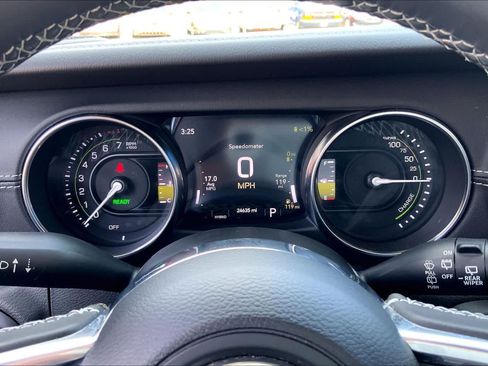 Used 2023 Jeep Wrangler Unlimited Sahara w/ Cold Weather Group AWD/4WD image 26