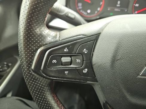Used 2024 Chevrolet Trax RS FWD image 12