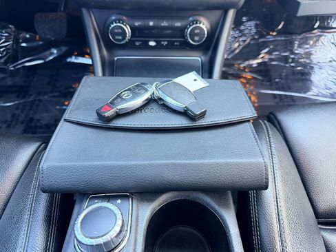 Used 2018 Mercedes-Benz CLA 250 4MATIC image 25