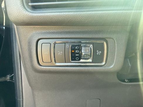 Used 2021 Lincoln Corsair AWD w/ Premium Package image 13