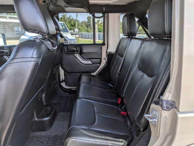 Used 2017 Jeep Wrangler Unlimited Sahara w/ Connectivity Group AWD/4WD image 14