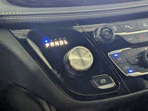Certified 2026 Chrysler Pacifica Limited AWD/4WD image 19