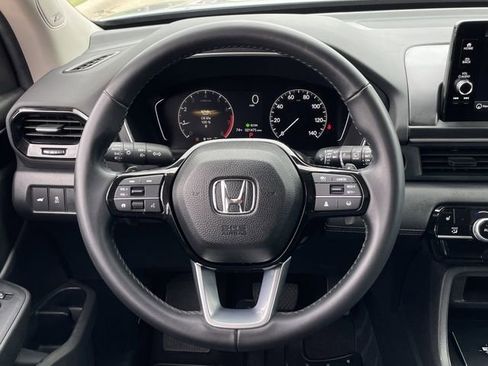 Certified 2025 Honda Pilot Touring image 12