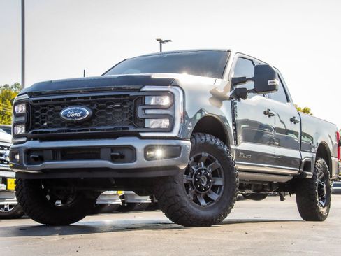 Used 2024 Ford F250 XLT w/ XLT Premium Package AWD/4WD image 2