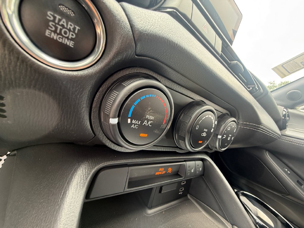 New 2026 MAZDA MX-5 Miata Club w/ Interior Package RWD image 21