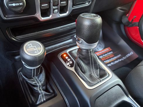 Used 2020 Jeep Wrangler Unlimited Sahara AWD/4WD image 25