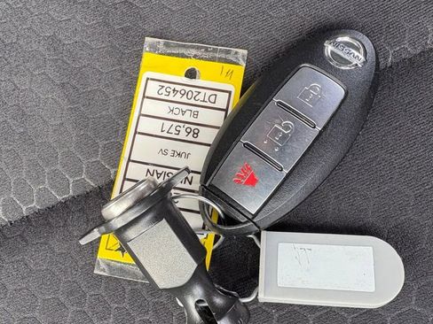 Used 2013 Nissan Juke SV image 29