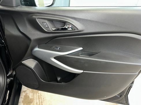 Certified 2024 Chevrolet Trax RS image 26