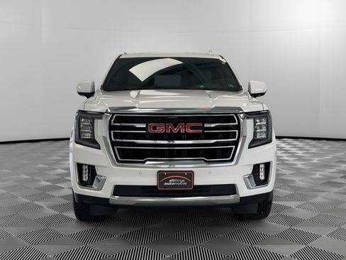 Used 2023 GMC Yukon XL SLT image 3