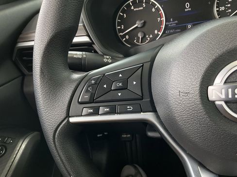 Used 2025 Nissan Altima 2.5 SV FWD image 28