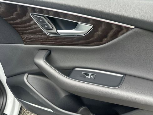 Used 2022 Audi Q8 Premium Plus AWD/4WD image 31