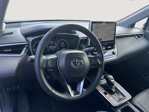 Used 2026 Toyota Corolla Cross XLE FWD image 10