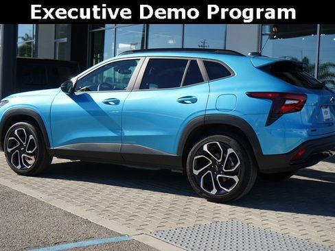 Used 2025 Chevrolet Trax RS w/ Driver Confidence Package image 6