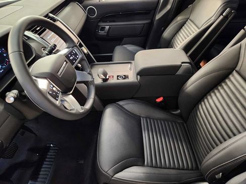Used 2026 Land Rover Discovery S AWD/4WD image 13