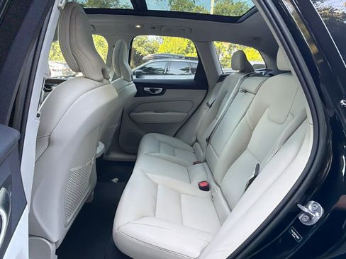 Certified 2023 Volvo XC60 B5 Core w/ Climate Package AWD/4WD image 58