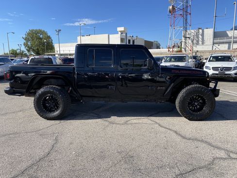 Used 2021 Jeep Gladiator Rubicon AWD/4WD image 11