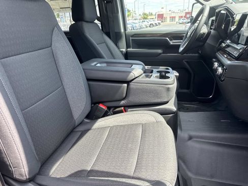 New 2025 GMC Sierra 2500 SLE w/ SLE Value Package; image 25