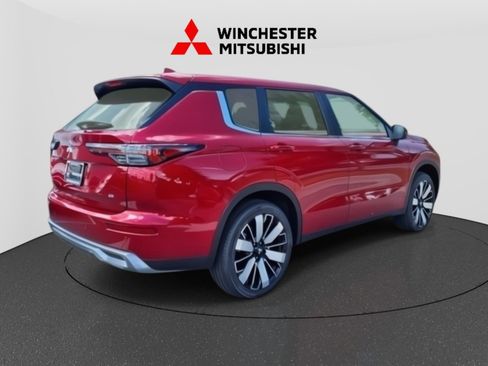 New 2025 Mitsubishi Outlander SE image 4
