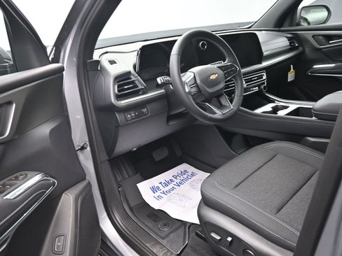 New 2026 Chevrolet Traverse LT w/ Driver Confidence Package FWD image 9
