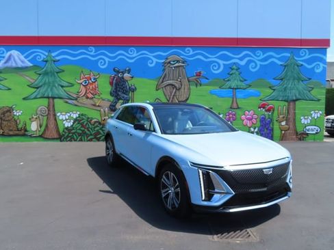 Certified 2024 Cadillac Lyriq Luxury RWD image 44