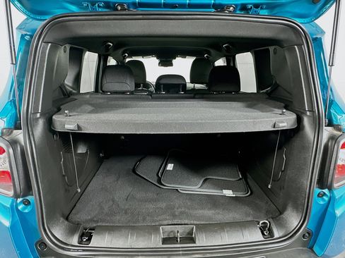 Used 2021 Jeep Renegade Latitude image 28