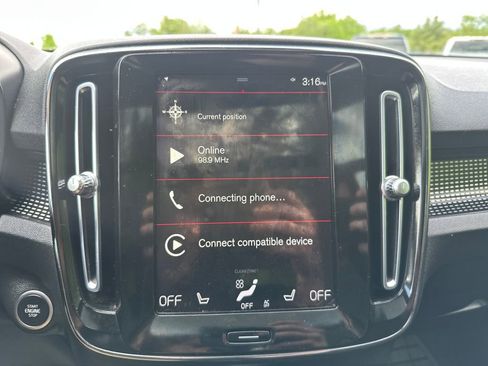 Used 2021 Volvo XC40 T5 R-Design w/ Climate Package AWD/4WD image 19