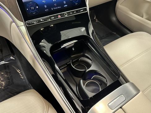 Certified 2025 Mercedes-Benz GLC 300 image 31