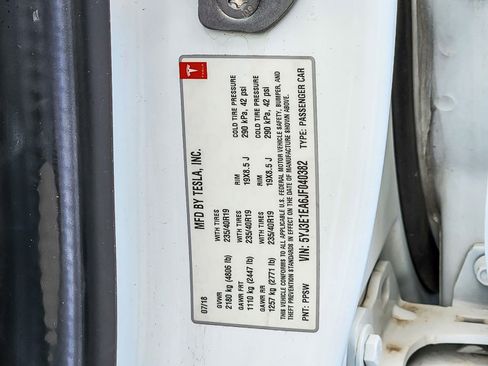 Used 2018 Tesla Model 3 Long Range RWD image 35