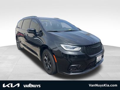 Used 2024 Chrysler Pacifica Premium