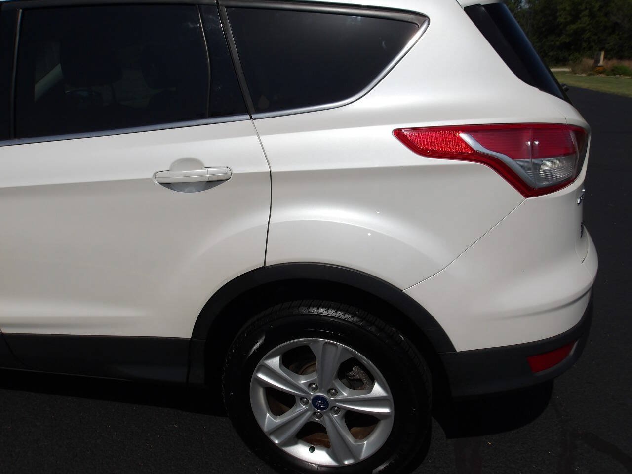 Used 2015 Ford Escape SE FWD image 34