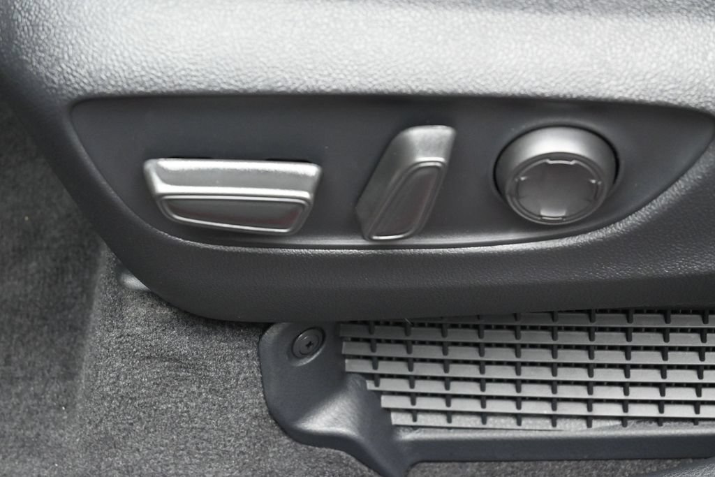 Used 2026 Toyota Sienna XSE AWD/4WD image 10