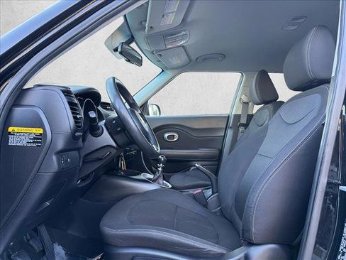 Used 2016 Kia Soul image 11